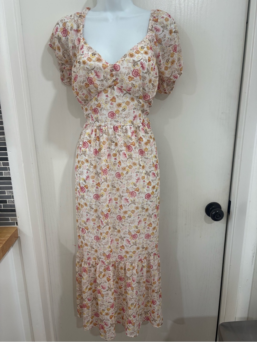 Cottagecore peasant Floral Puff-Sleeve Midi Dress in Cream pink and yellow - Picture 4 of 10